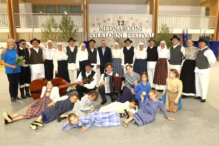 12 MEDNARODNI FOLKLORNI FESTIVAL 71 FOTO LJUBO VUKELIČ
